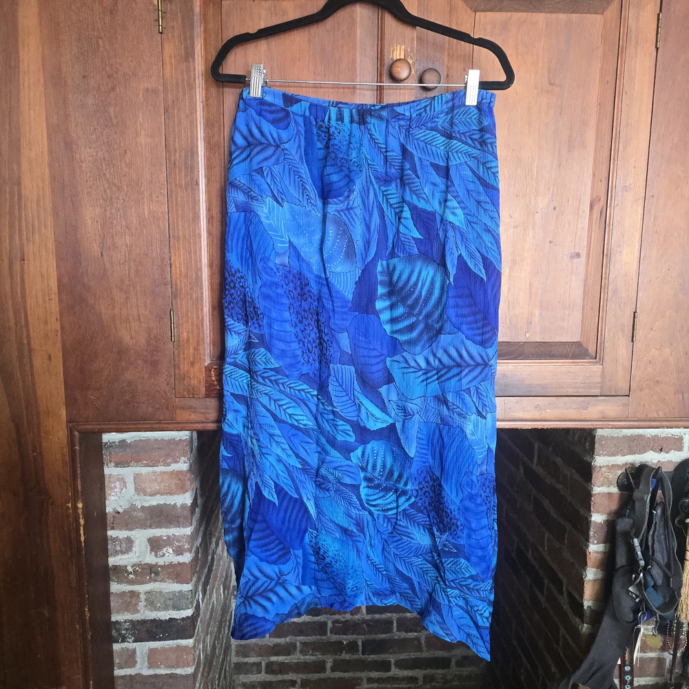100% Silk Chico's Design Blue Leaf Print Skirt - Size 3 / XL / 16